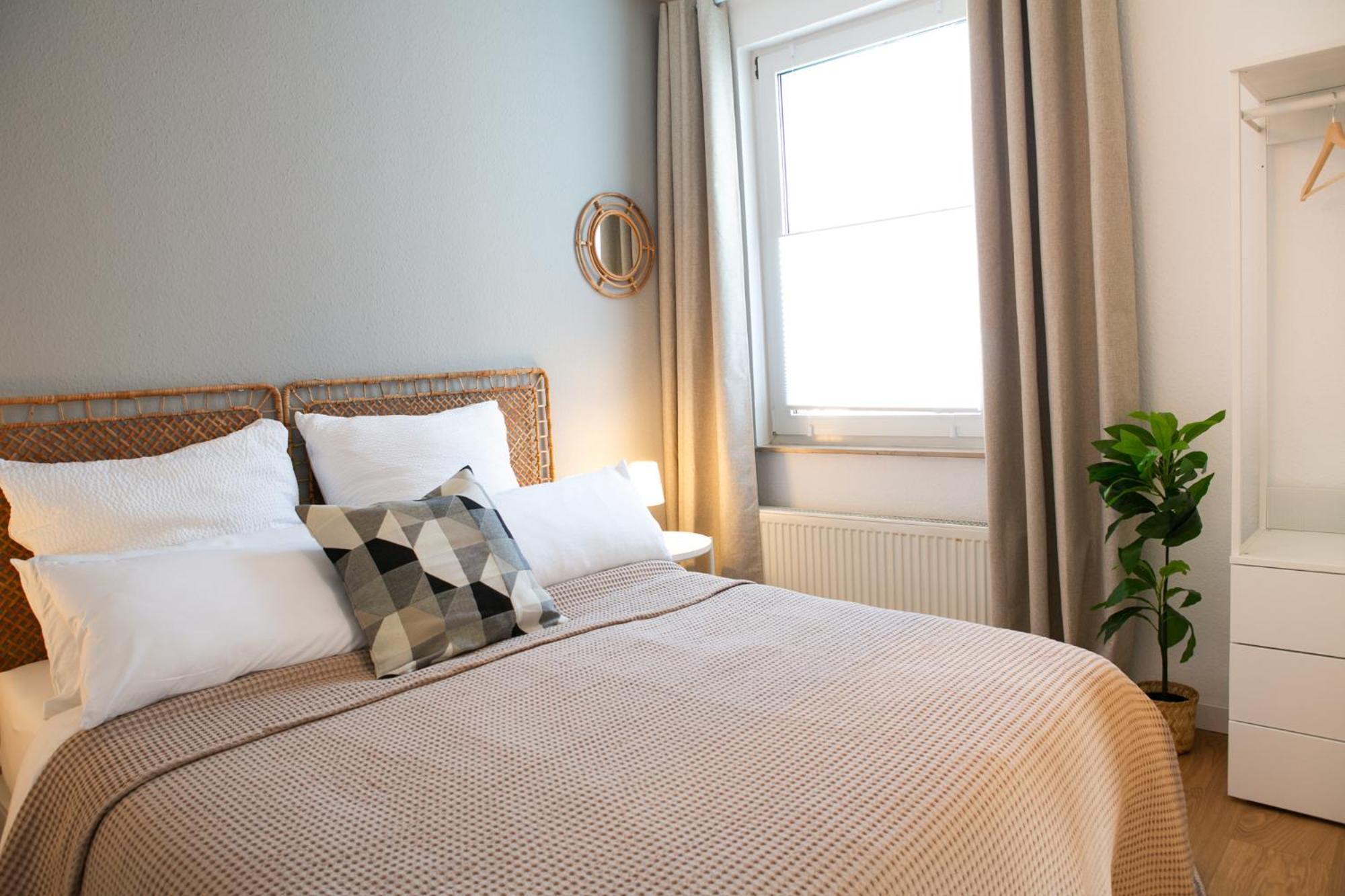 2 Zimmer, Bett Und Schlafsofa, Balkon, Waschmaschine L Lipsia Esterno foto
